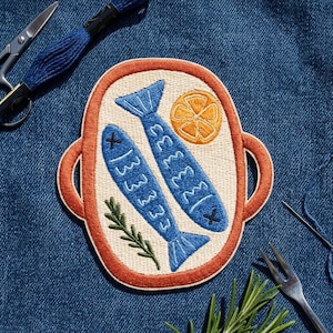 Fish Dish Embroidered Patch – Seafood Iron-On Applique for Jacket Backpack Hat