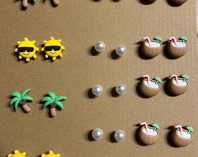 Free push pins for tropical flags