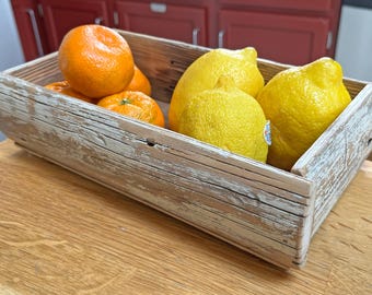 Rustic Wood Valet Tray – Weathered Gray Farmhouse Catch-All Organizer – Kitchen Fruit Holder