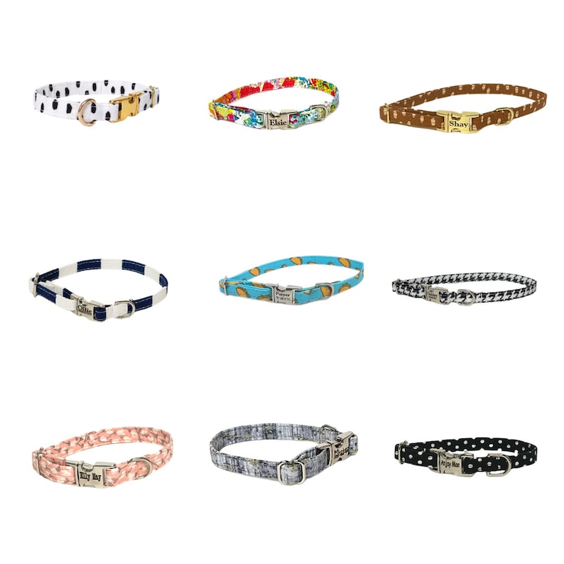 Puede incluir: Nueve collares para perros con diferentes patrones y colores. Los collares tienen hebillas de metal y est&aacute;n personalizados con nombres como "Ellie", "Shay" y "Lily May".