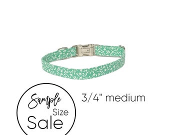 3/4" Medium Ditzy Floral Personalized Collar| Laser Engraved Buckle