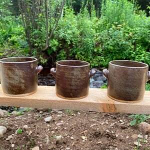 Lot de 3 mini vases en grès artisanal, Pots à fleurs en céramique rustique, Petits pots faits main, Déco de table bohème nature, fines herbe