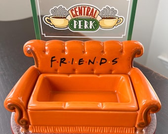 Réchauffeur Scentsy Central Perk de Friends • Réchauffeur de cire pour canapé orange • Brûleur en céramique inspiré d'une série télévisée • Cadeau pour amateur de café • Décoration nostalgie