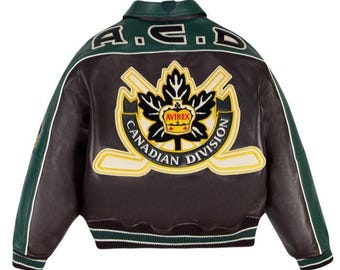 Chaqueta de cuero vintage Avirex Canadian Division, parche bordado en la espalda, estilo bomber urbano.