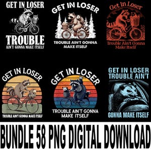 Può includere: Una collezione di download digitali con disegni di procioni e opossum. Le illustrazioni includono procioni in bicicletta con il testo "Get in Loser" e "Trouble Ain't Gonna Make Itself". I disegni sono in vari schemi di colori.