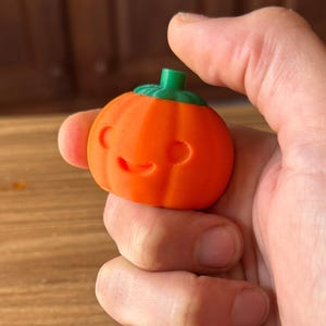 3D Gedrucktes Kürbis Clicker Fidget Spielzeug | Gruseliges Schreibtisch-Accessoire | Klickspielzeug, 6er Pack