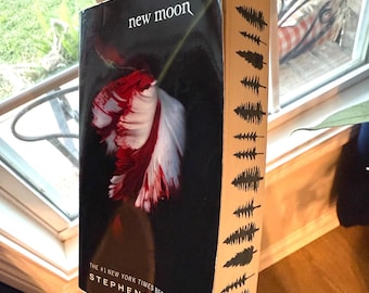 TartArt Custom edition of New Moon by Stephenie Meyer
