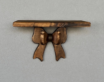 Wooden bow shelves