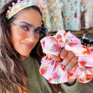 Jumbo size hair scrunchies, XL scrunchies