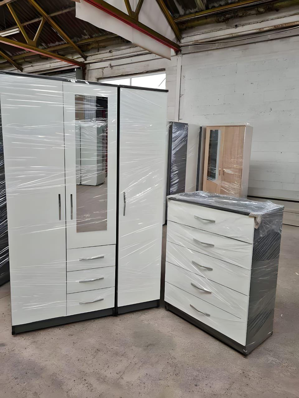 Armoire 3 portes en miroir moderne - Entièrement assemblée, livraison contre remboursement