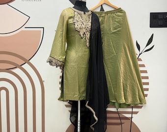Set Kurta Sharara verde oliva, abito da sposa pakistano con ricami pesanti