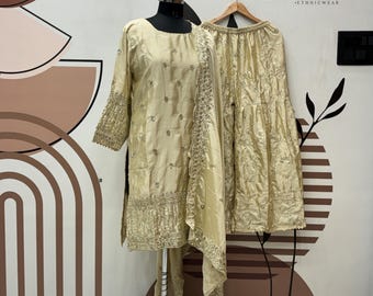Costume Sharara crème brodé, palazzo en soie chinnon, tenues de soirée Sangeet