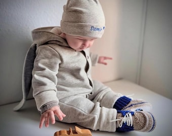 Grauer Hasen Overall mit Fleece, personalisierbarer Strampler mit Ohren, Babyanzug mit Name, Coming Home Outfit, Handmade Romper