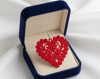 Diseño de bordado de aretes FSL con corazón botánico (archivo de aro 4x4)