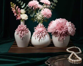 Blumenvase aus Porzellan Rosa Blumendekor, moderne Keramikvase, minimalistische Wohndekoration, Geschenk für sie, Regal Tischvase