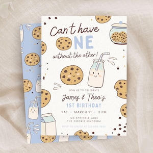 Può includere: Invito a tema biscotti e latte, con sfondo azzurro chiaro. Il testo recita: "Can't have ONE without the other!" e annuncia il primo compleanno di James & Theo.