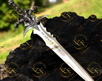 Replika Miecza Frostmourne z World Of War Craft – Ręcznie Robiony Metalowy Rekwizyt do Cosplayu Króla Lisza