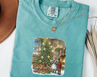 Retro Santa Shirt, Comfort Colors Christmas Tee, Women's Holiday Shirts, Vintage Santa Xmas Gift for Her