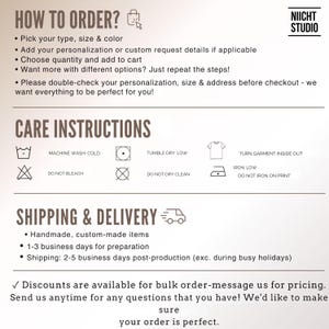 Puede incluir: Gr&aacute;fico blanco con texto que detalla c&oacute;mo realizar un pedido, instrucciones de cuidado e informaci&oacute;n de env&iacute;o. El texto incluye los pasos para realizar el pedido, las instrucciones de lavado y los plazos de entrega. El logotipo de Niicht Studio est&aacute; en la esquina superior derecha.