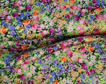 Tela de viscosa con estampado floral de flores silvestres y coloridas: tela ligera de verano, fluida, no transparente, para vestidos, blusas y tops.