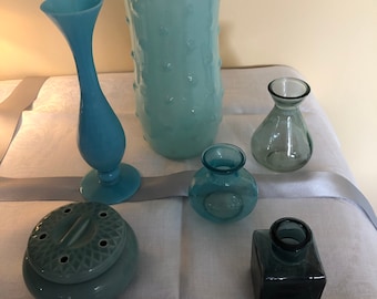 Vases, turquoise, vintage, a collection