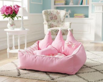Personalized Water-Repellent Crown Pet Bed – Custom Name Dog Lounge for Pets/Free bone pillow