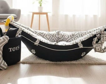 Lit pour animal de compagnie personnalisé en forme de bateau | Lit scandinave pour chat/chien avec jouets