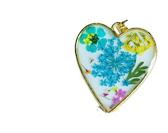 Real Wildflower Resin Heart Pendant - Botanical Necklace, Dried Flower Jewelry, summer medow
