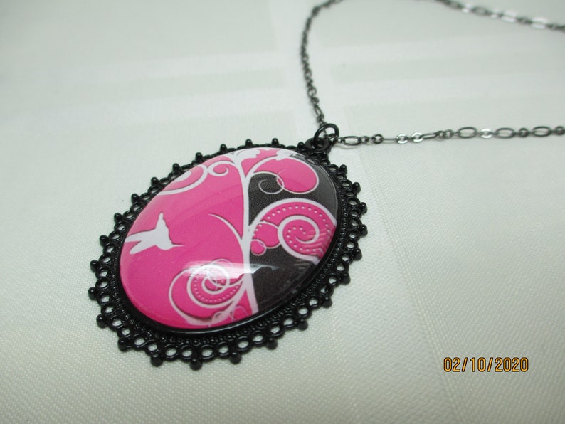 Pink and Black Floral Glass Pendant Necklace