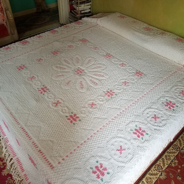 Bedspread, Cotton Chenille, Classic Pink and White Pattern, 112"l. x 94"w.