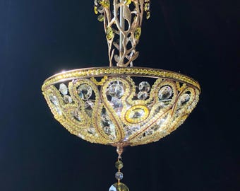 Lámpara de araña de cristal y vidrio con cuentas, materiales vintage, brillante, 45,7 cm de alto x 30,5 cm de ancho.