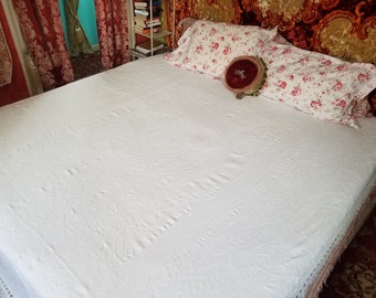 Bedspread, Vintage White Matelasse, All Cotton, Twin, 78"w. x 108"l.