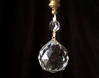 Bola de cristal Swarovski de 50 mm (2”) de una lámpara de araña vintage de los años 70