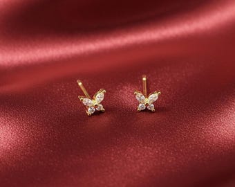Elegante sprankelende vlinderoorbellen – minimaal goud en zirkoonglans – cadeau voor haar