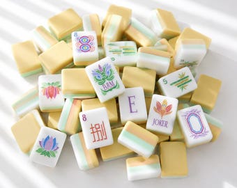 American Acrylic Mahjong Tiles Set, 160 Crystal Style Mahjong Tiles, Luxury Mahjong Gift Set for Home Game Night