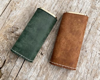 Estuche de piel para cigarrillos delgados, boquilla de piel de vaca hecha a mano, estuche interior de latón, caja de bolsillo para cigarrillos, regalo para hombres.