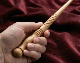 Hand-Carved Spiral Pinewood Wand – 15" Twisted Sorcerer Prop for Cosplay