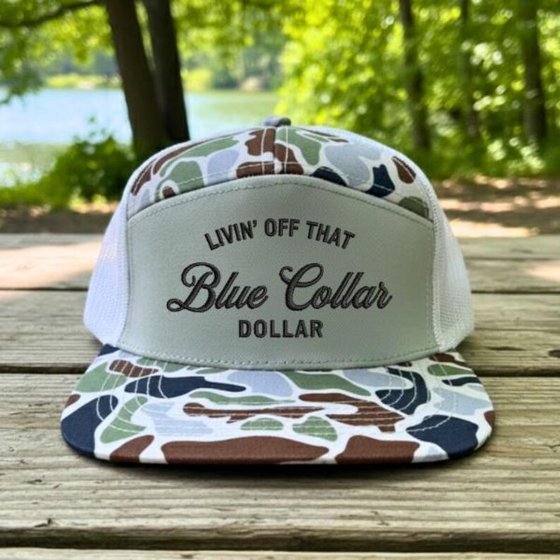 Blå krage Dollar Trucker Hat - Broderad arbetsmoralkeps - Camouflage Bill Hantverkare Gåva bild 2