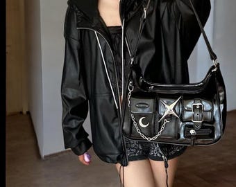 Bolso de hombro gótico Y2K: Bolso de mano de piel sintética negra con cadenas, estilo punk Harajuku para mujer