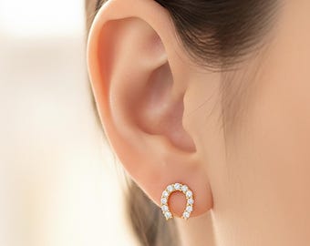 Hufeisen Ohrstecker aus Sterlingsilber - als Paar verkauft, zierlicher Glücks-Liebesschmuck - Perfektes Geschenk zum Valentinstag, zum Jahrestag und zum Muttertag für Sie