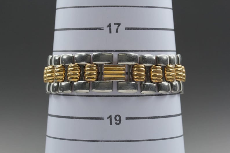 Nahezu neuwertige Vintage Christian Dior D45-204 24mm Damenuhr mit Datumsanzeige und goldenem Zifferblatt, hergestellt in Japan Bild 9