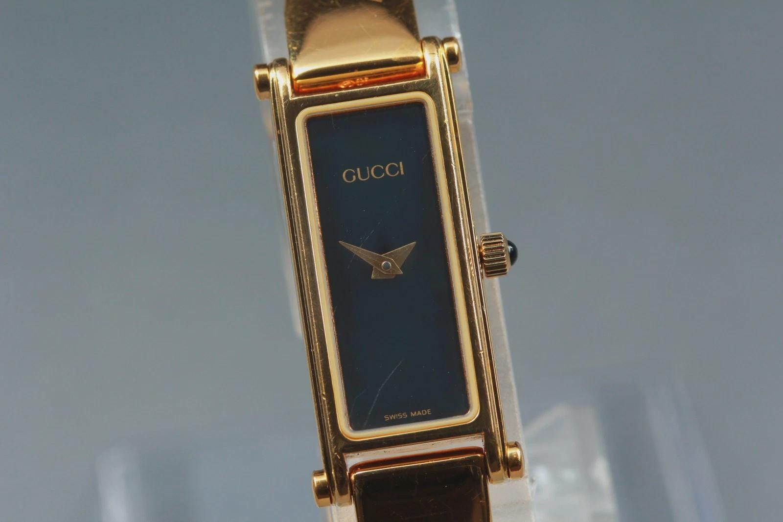GUCCI 1500L ゴールド GUCCI 1500L Watch Gold Square Dial Swiss Rectangle Shell Vintage