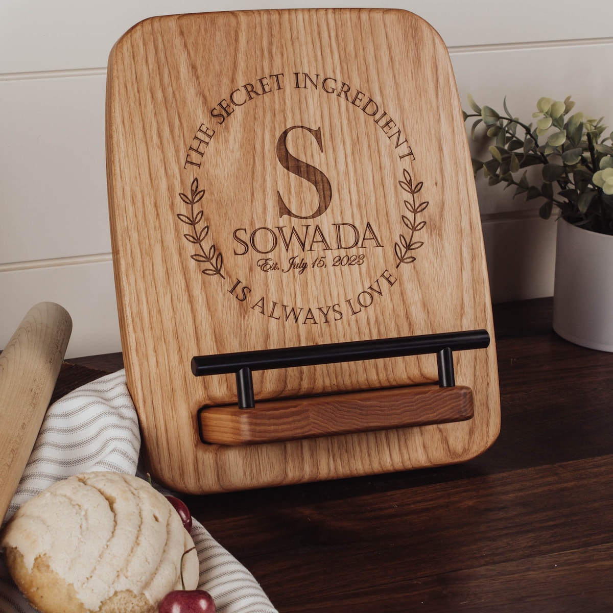 Personalized Cookbook Stand, Book Holder, iPad Stand, Wooden Cookbook Holder, Housewarming Gift, Gift for Mom, Cooking Gifts - Etsy