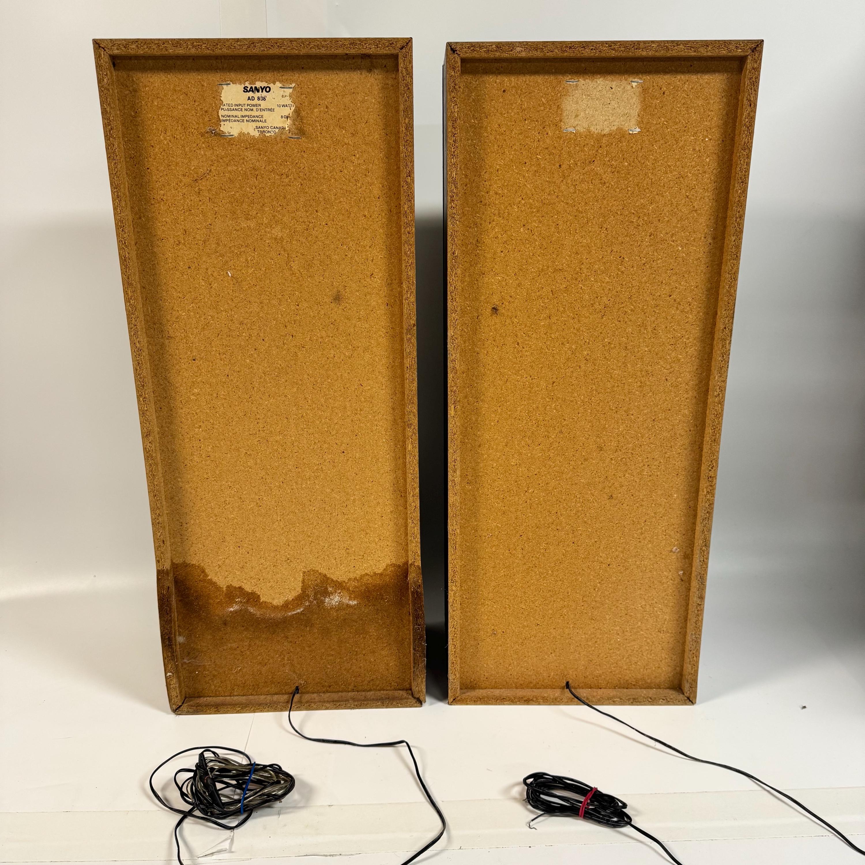 Vintage Sanyo AD-838 Speakers Pair Made in Canada Wood Cabinet