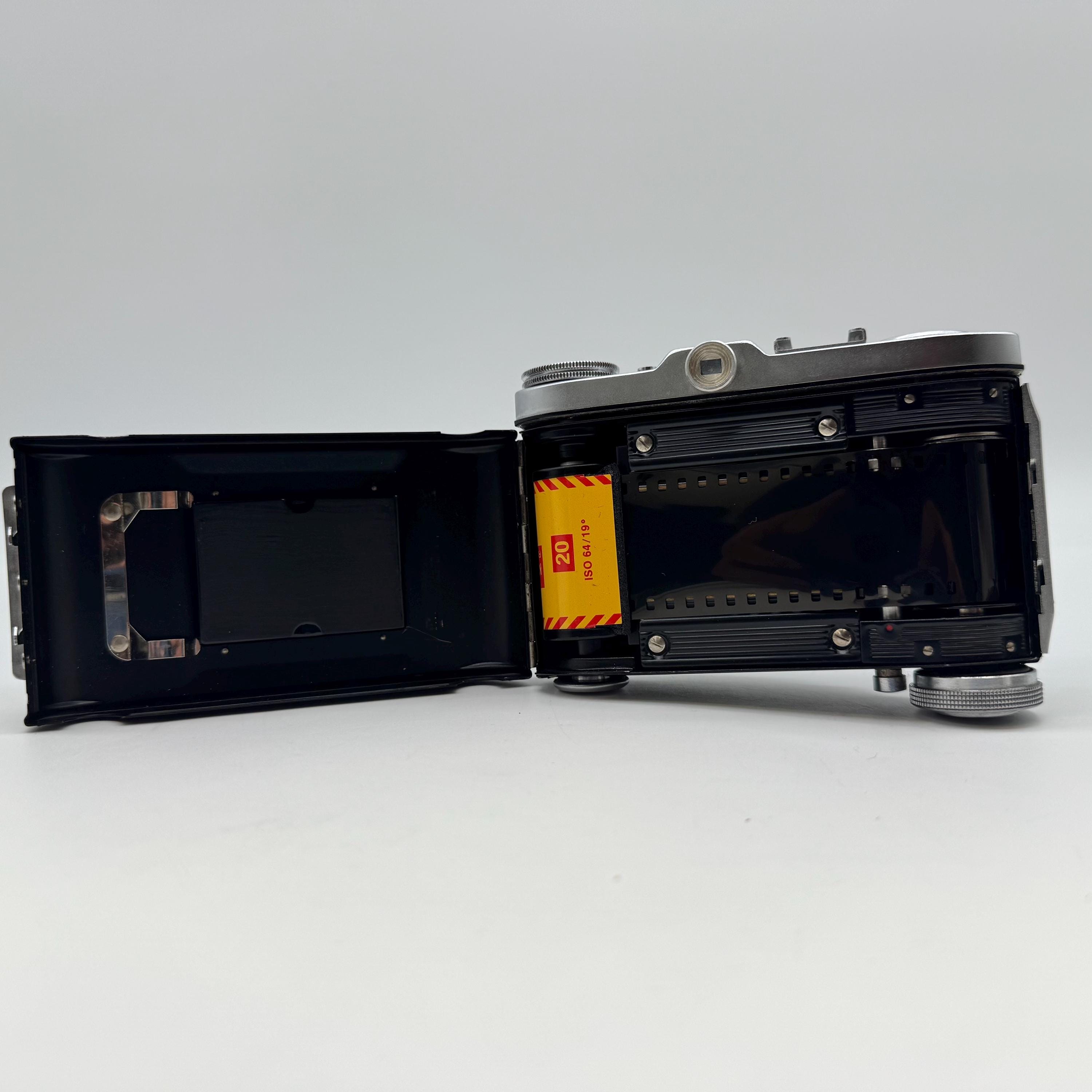 1950年代のヴィンテージバルダ35mmフィルムカメラ（革製ケース付き