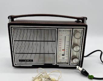 Vintage 1960s Fujita AM FM Solid State Transistor Radio Leather Case Japan