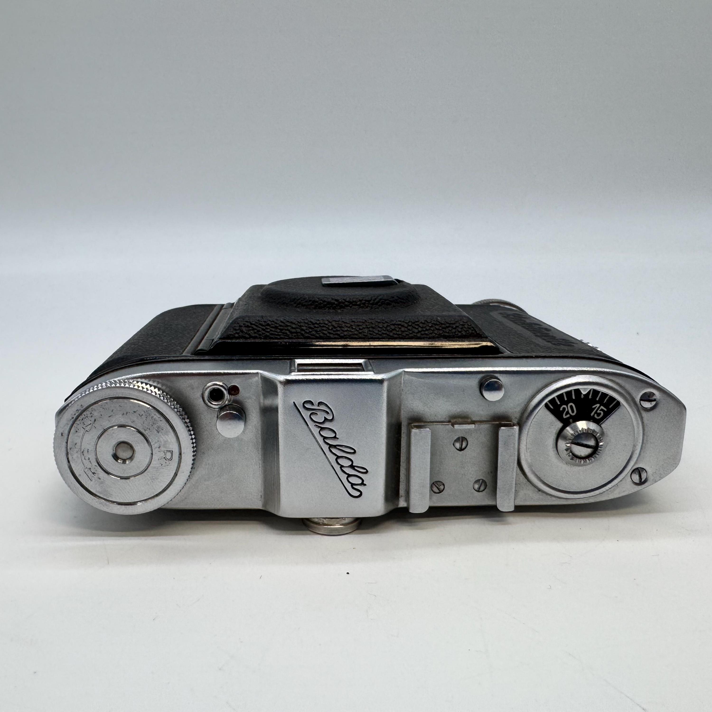 1950年代のヴィンテージバルダ35mmフィルムカメラ（革製ケース付き