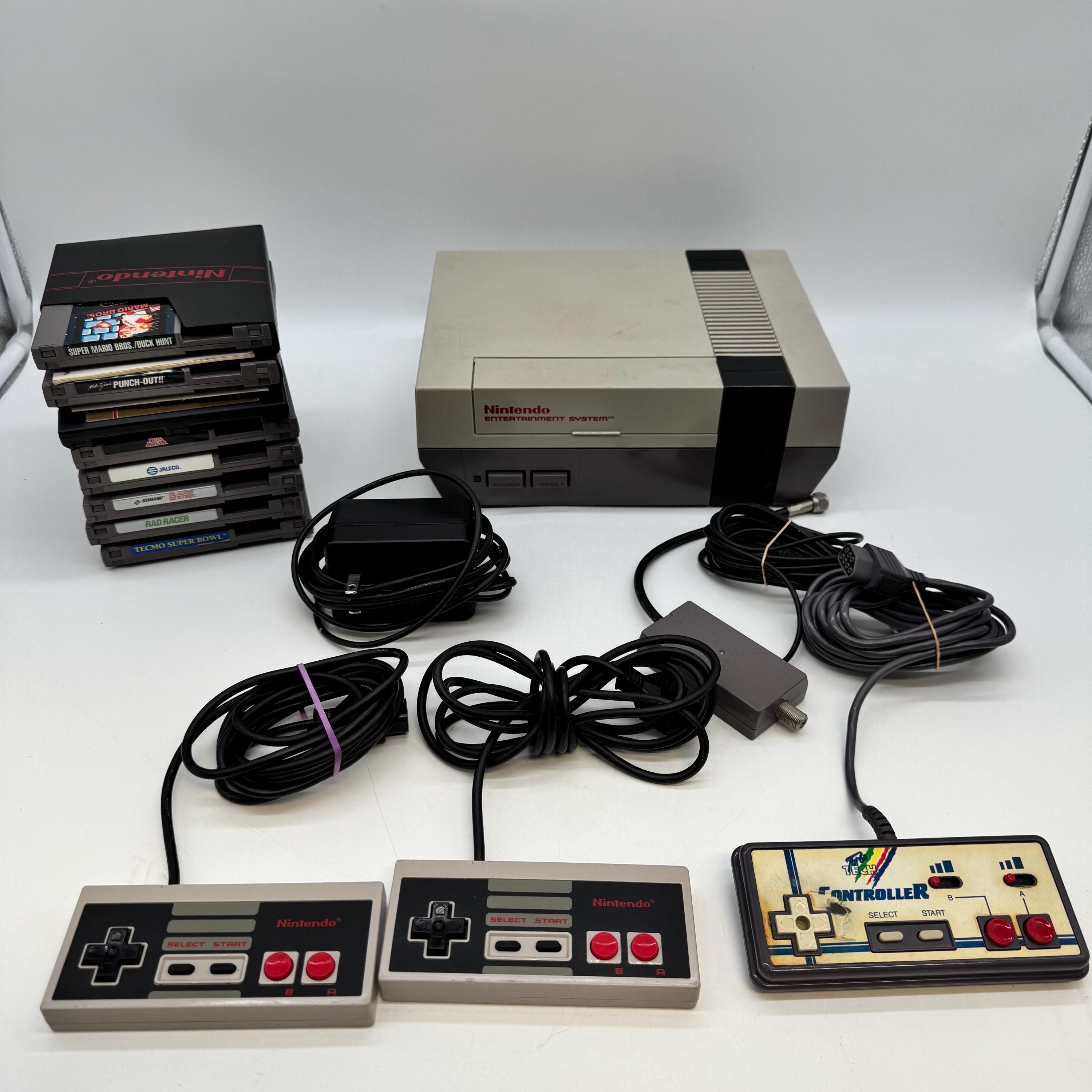Nintendo NES Console Bundle: Super Mario Bros / Duck Hunt & Zapper