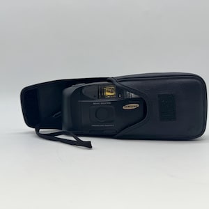 Vintage Samsung FF-222 35mm Film Camera Focus Free Auto Flash With Case