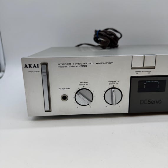 Vintage Akai AM-U310 Stereo Integrated Amplifier (1980s) – Made in
